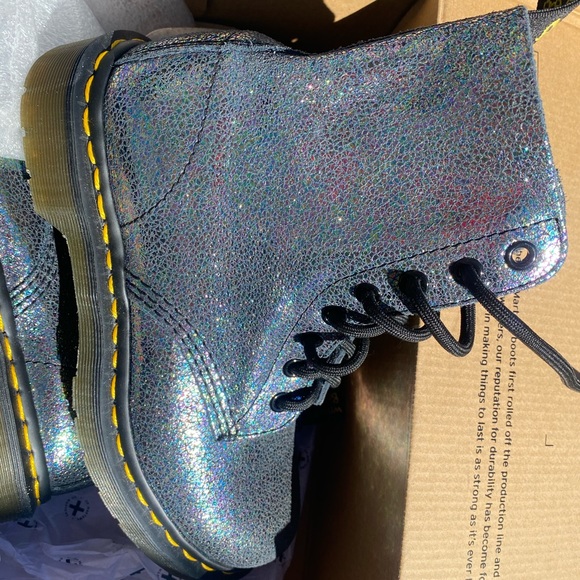 Doc Martens - Picture 4 of 5